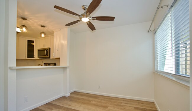 Foto del edificio - Centrally Located Napa Townhouse