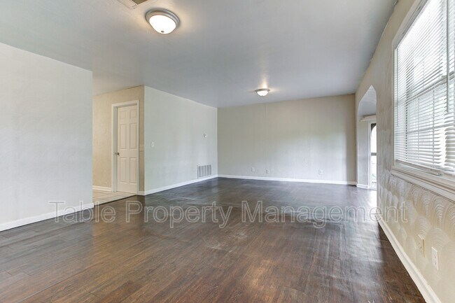 Building Photo - 340 NW 96th St