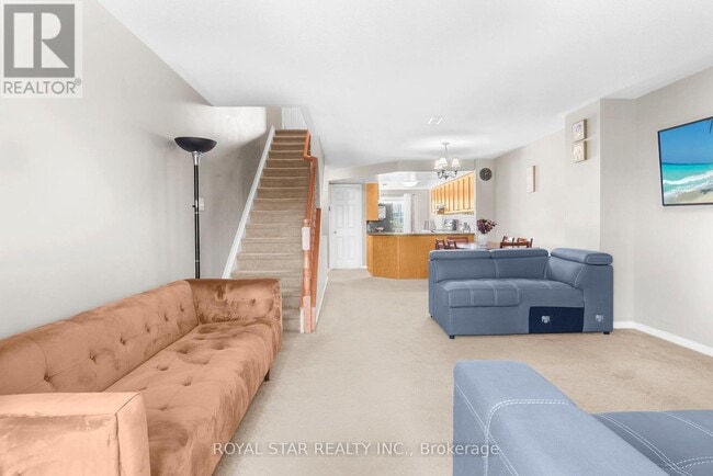 Photo du bâtiment - 258 Meadowbreeze Dr