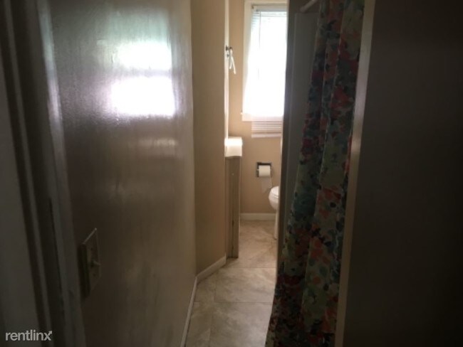 Foto del edificio - 2 br, 1 bath Apartment - 608 Depot St