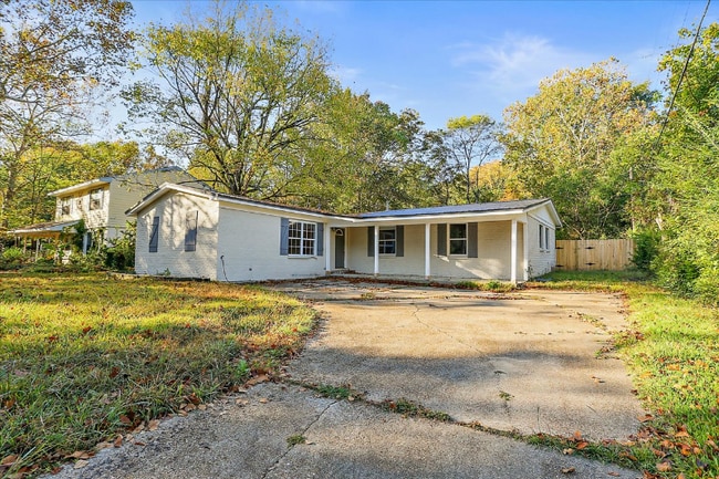 Building Photo - 631 Bellevue St