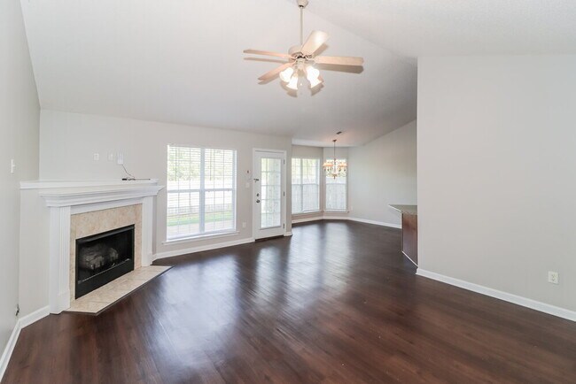 Foto del edificio - 10316 Cottage Oaks Dr