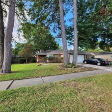 Building Photo - 6938 Foxbrook Dr