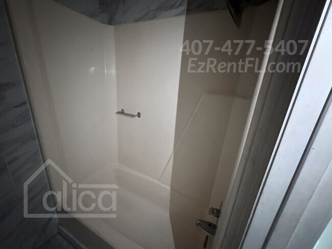 Foto del edificio - Crest Villas Studios Available NOW! Ask ab...