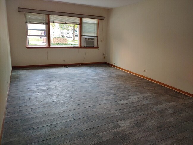 Foto del edificio - 6800 N Overhill Ave