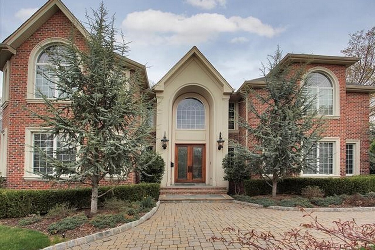 Foto principal - 8 Willow Dr