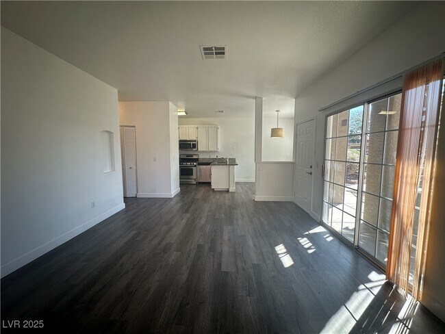Foto del edificio - 4730 E Craig Rd