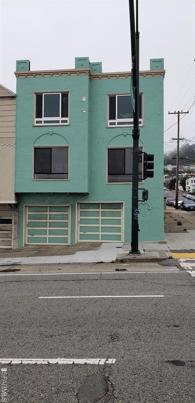 Building Photo - 1440 Pacheco St