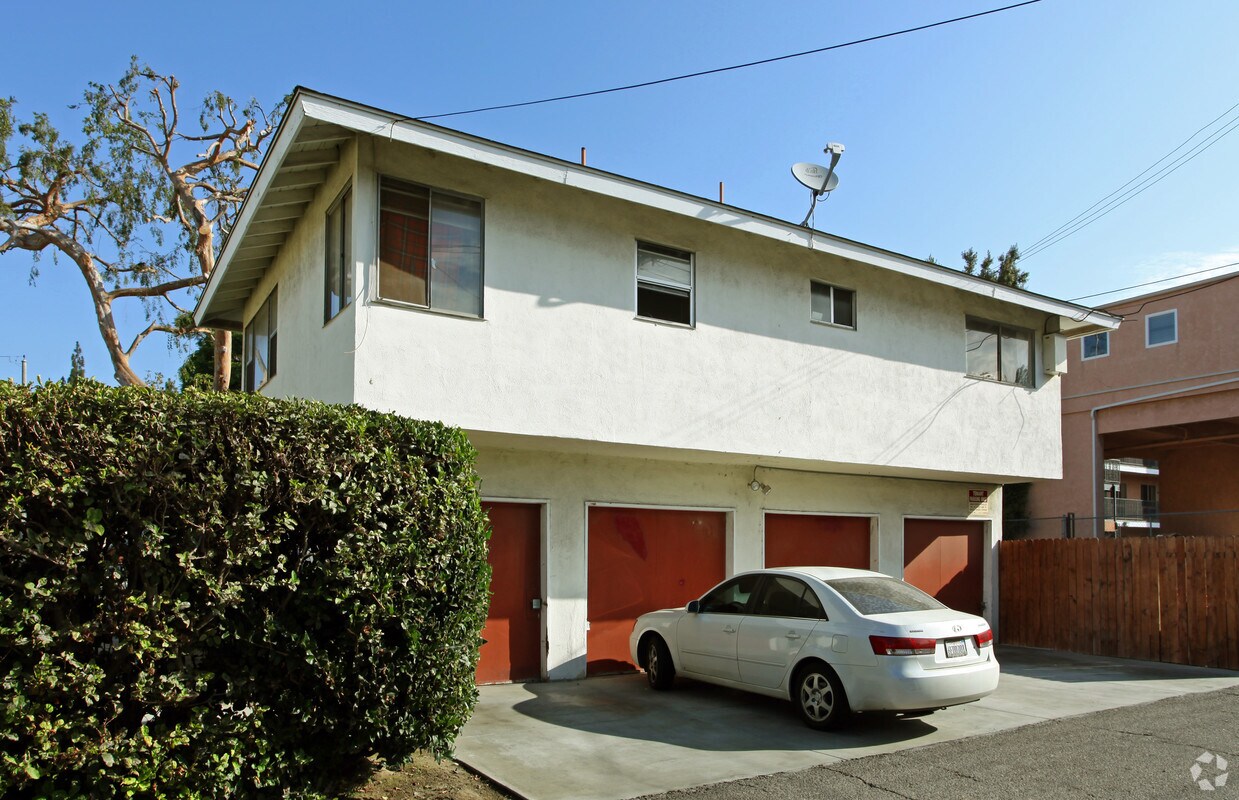 Building Photo - 602 W Bellevue Dr