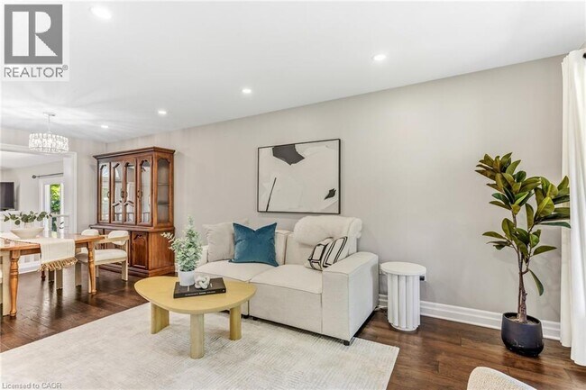 Photo du bâtiment - 4512 Cedarbrook Ln