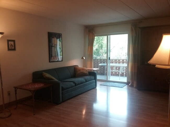 Foto del edificio - 2051 Allen Blvd
