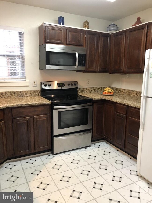 Building Photo - 10801 Adare Dr