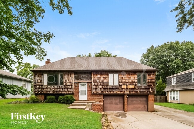Building Photo - 509 SW Victor Dr