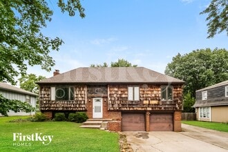 Building Photo - 509 SW Victor Dr