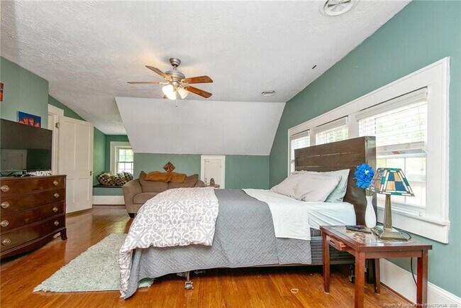 Foto del edificio - 1717 Fort Bragg Rd