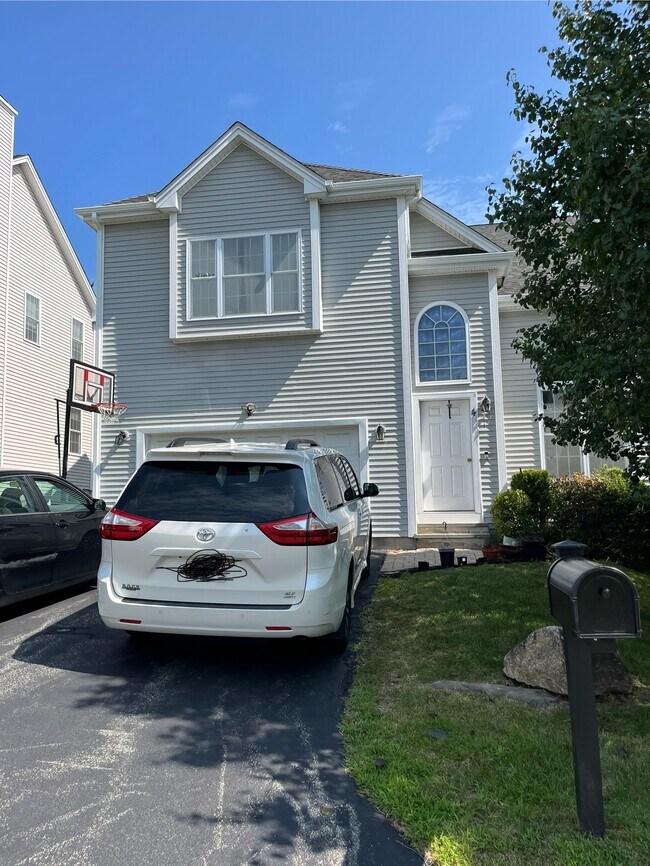 Building Photo - 4 Zain Cir