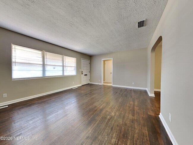 Foto del edificio - 1332 Arlingwood Ave