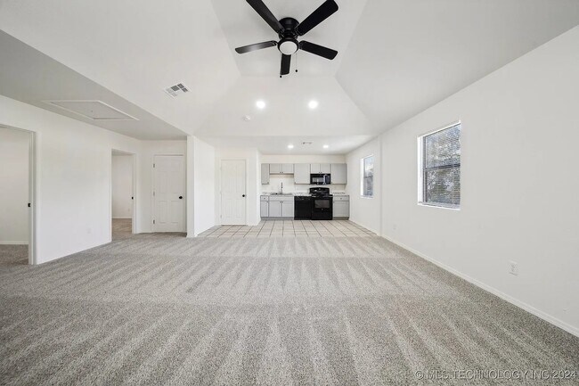 Foto del edificio - 2807 E 3rd St