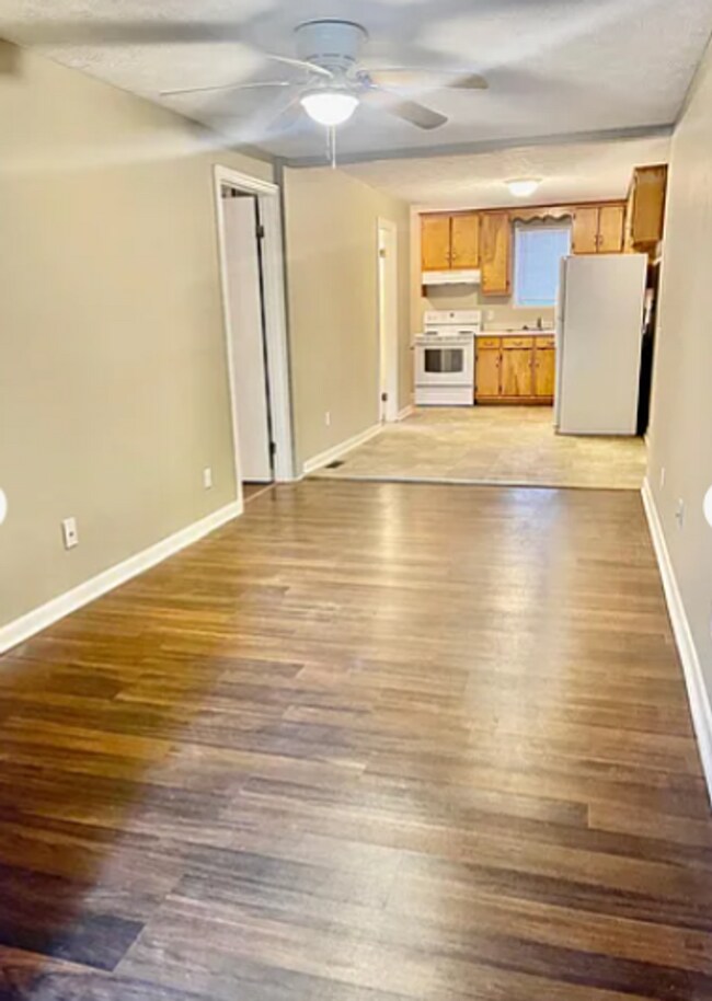 Foto del edificio - 839 Alexandria Rd SW