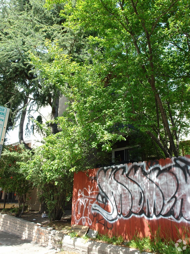 Building Photo - 1919 Dwight Way