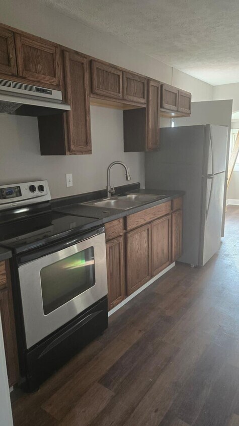 Foto del edificio - 639 S Waverly St