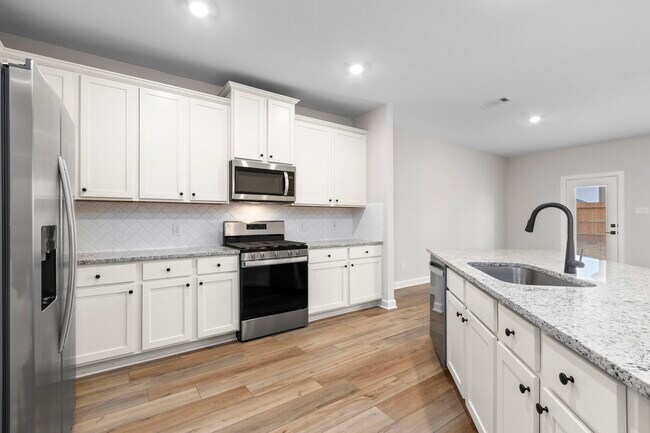 Building Photo - 1022 Whispering Winds Dr
