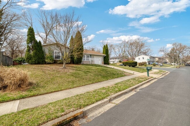 Building Photo - 2541 Symphony Ln