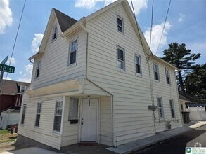 Building Photo - 213 N 8th St
