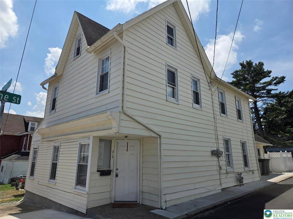 Primary Photo - 213 N 8th St