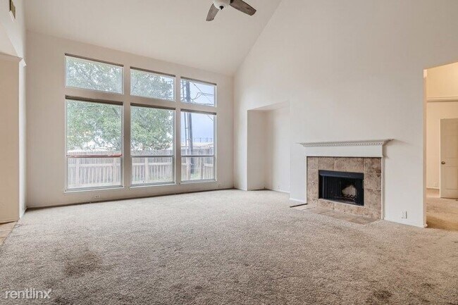 Building Photo - 5 br, 4 bath House - 4226 Luckenbach Rd