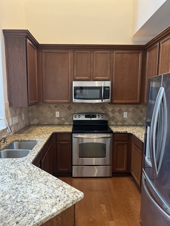 Building Photo - 5661 Tipperlinn Way