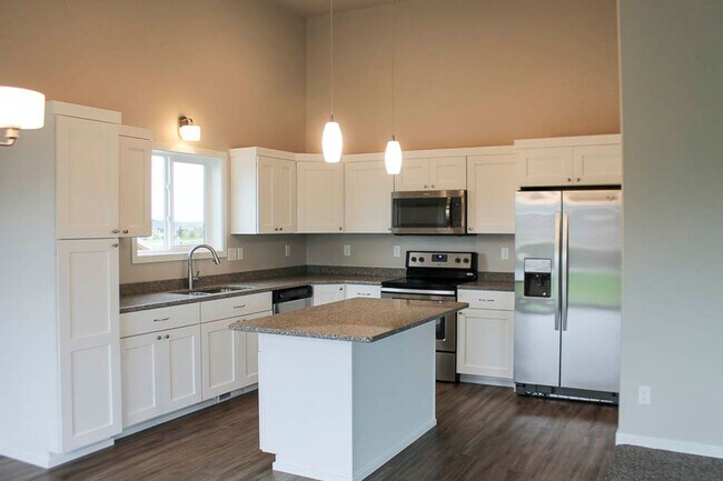Building Photo - 6078 Autumn Dr S