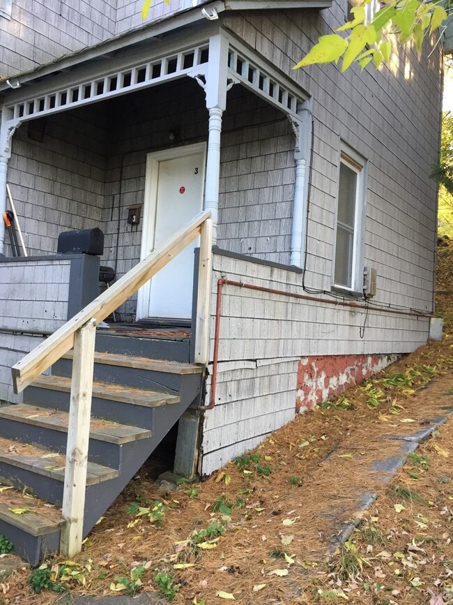 Building Photo - 905 Ruby Ave