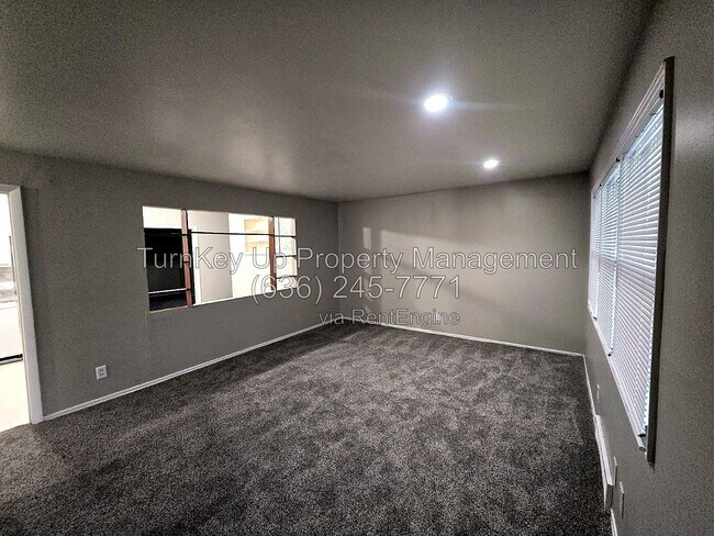 Building Photo - 1012 Forestwood Dr