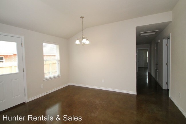 Foto del edificio - 304 Lowes Blvd