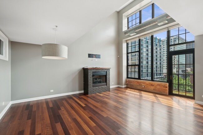 Building Photo - 70 E 18th St