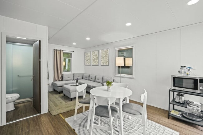 Foto del edificio - 3830 Shady Ridge Rd