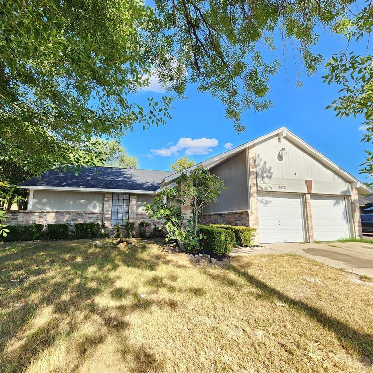 Primary Photo - 8826 Lakeside Forest Dr