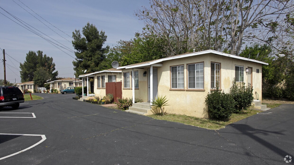 Building Photo - 9192 Citrus Ave