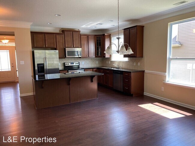 Building Photo - 3 br, 2 bath House - 200 Planters Way