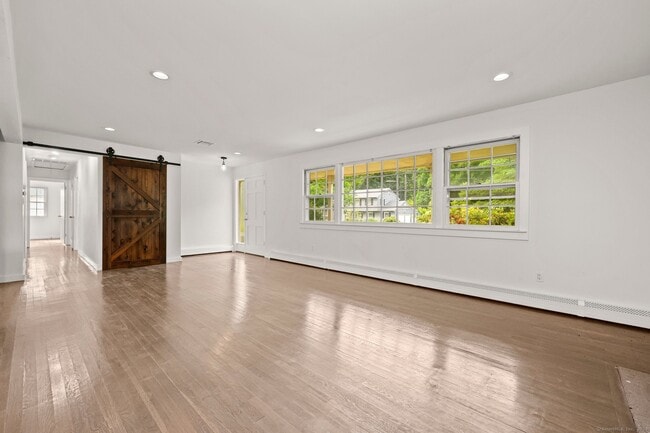 Building Photo - 15 Woodchuck Ln