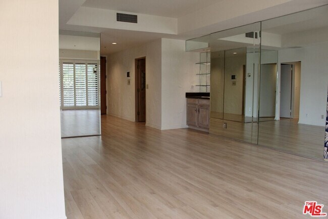 Foto del edificio - 10790 Wilshire Blvd