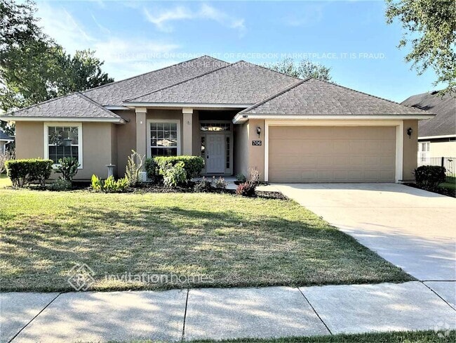 Building Photo - 706 Porta Rosa Circle