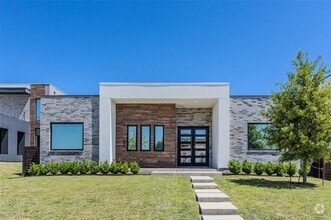 Building Photo - 9742 Sunset Dr