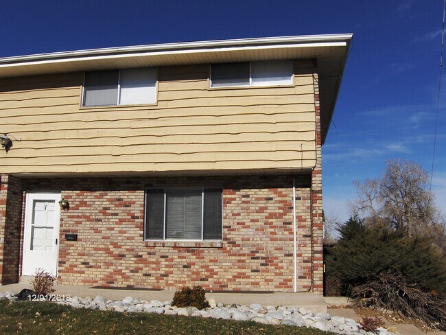Building Photo - 5511 S Delaware St