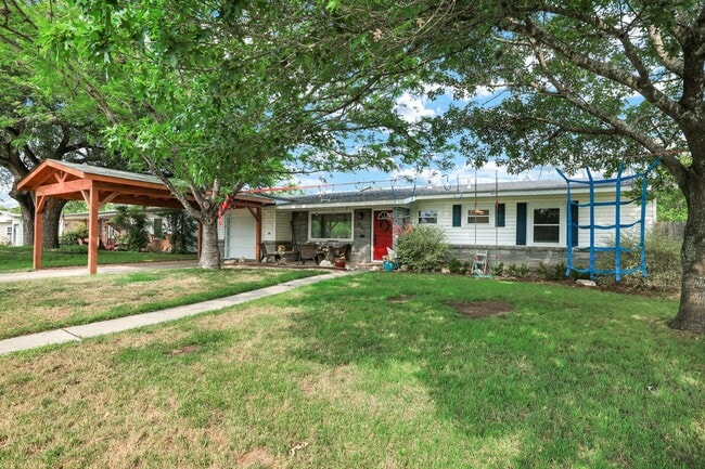 Building Photo - ***APPLICATION CURRENTLY UNDER REVIEW***Ch...
