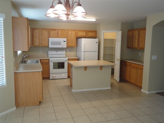 Foto del edificio - 206 S 151st Ave