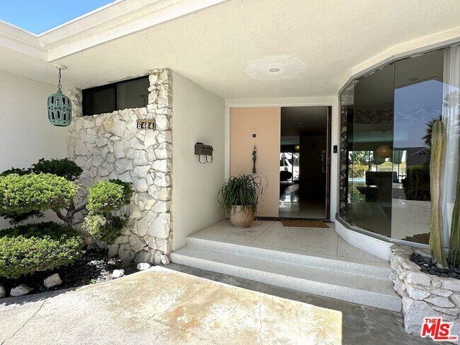 Foto del edificio - 6414 Senford Ave