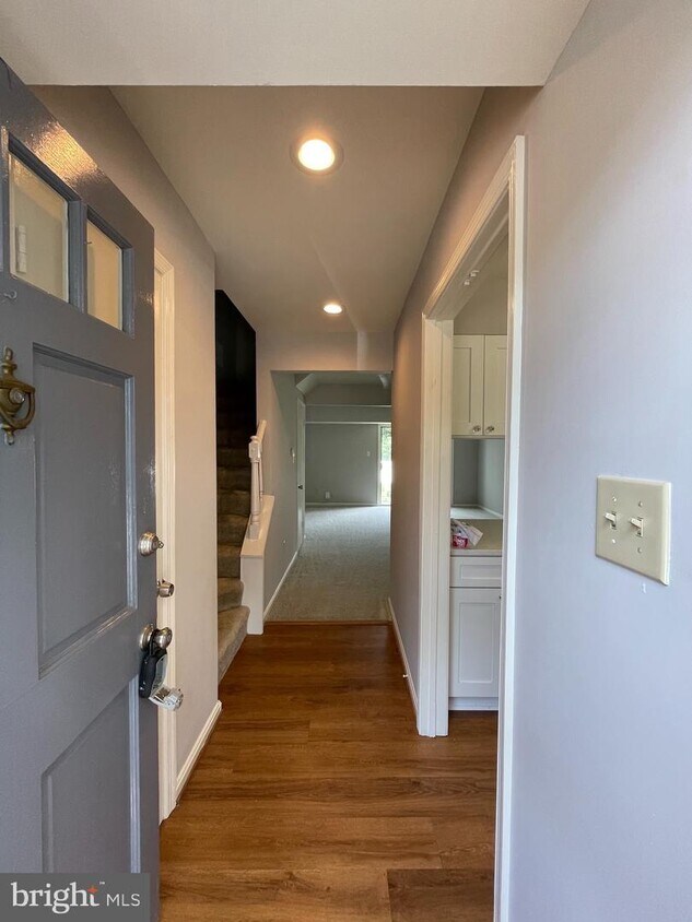 Foto principal - 6137 Strasburg Dr
