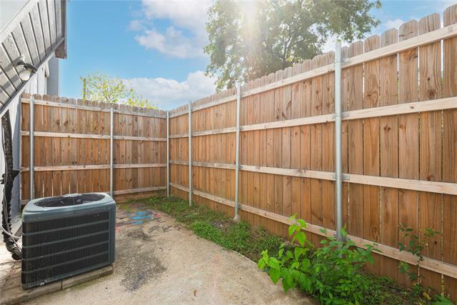 Foto del edificio - 4624 San Jacinto St